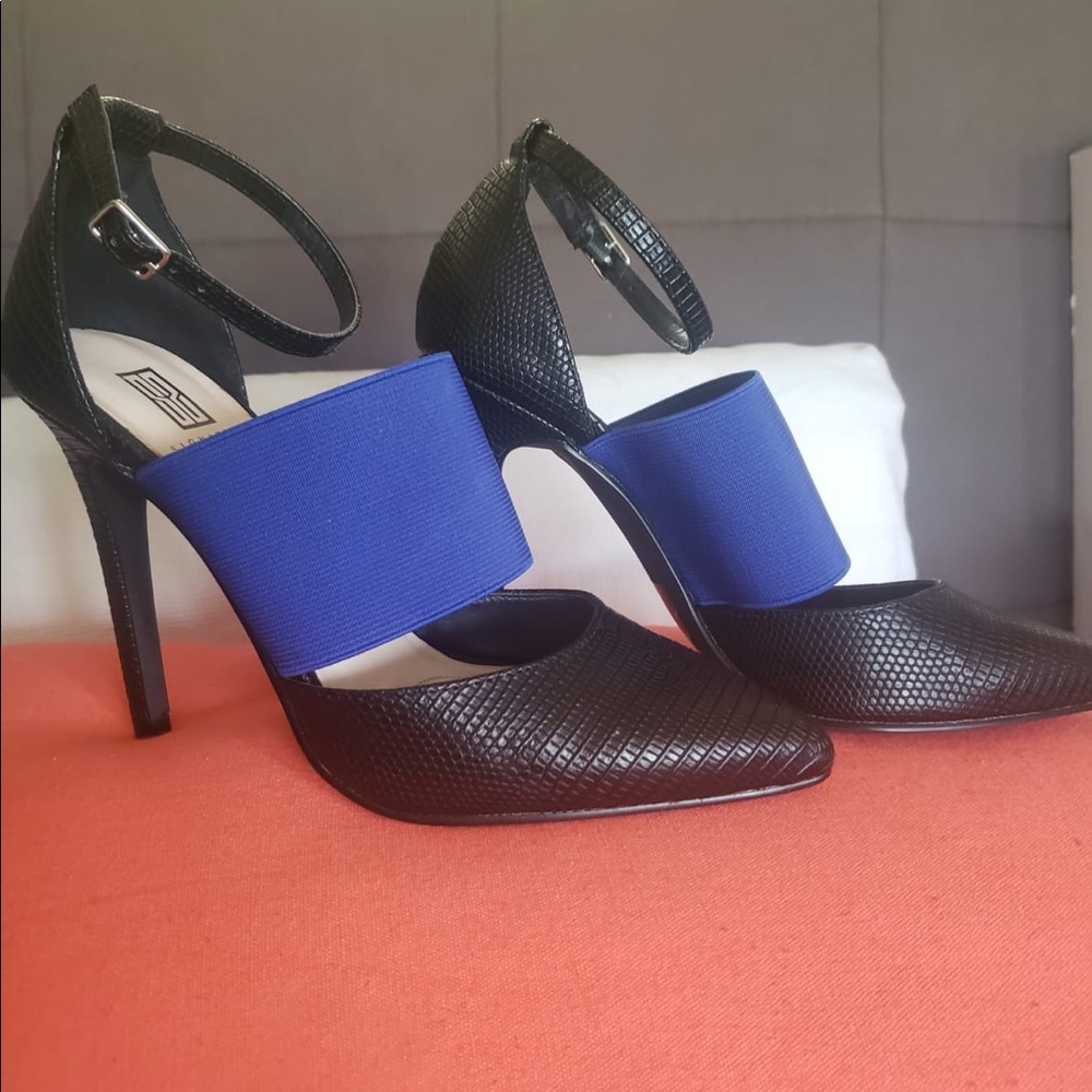 Black & blue heels